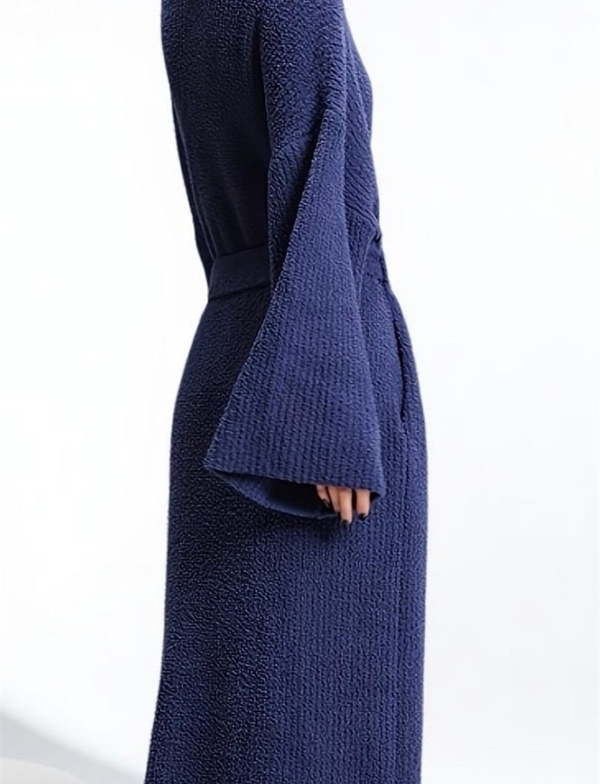 ONE SIZE FITS ALL Waist Shaping Plush Robe | [COZY Soft Plush Feel]